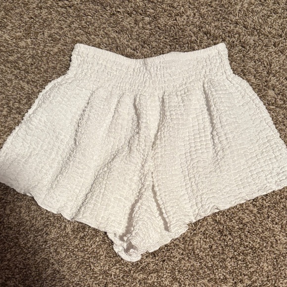 Zara Kids and Teens White Textured Shorts - Picture 2 of 3